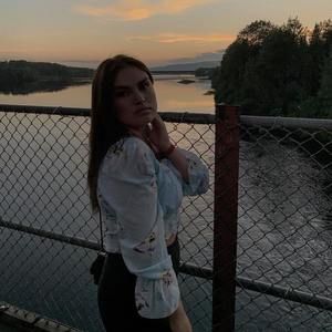 Meet your Posher, Mya